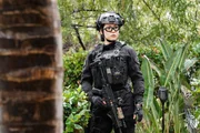 Brigitte Kali Canales als Officer Alexis Cabrera