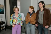Yvonne (Gisa Zach, l.) verweigert unter Druck ihre Aussage. Rechts Toni (Olivia Marei) und Holger Schmitt (Timo Hastenpflug).