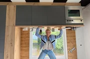 Anna Lena D&ouml;rr im "Haus steht Kopf" am Bostalsee.