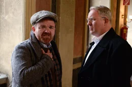 Im Bild: Josef P&ouml;schl (Cornelius Obonya), Bruno Hofer (Harald Krassnitzer).