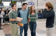 "Eurotrip", Highschool-Boy Scotty bekommt erst von seiner Freundin den Laufpass, dann verscherzt er es sich mit seiner Internetbekanntschaft Mieke. Dabei entpuppt sich sein vermeintlich deutscher E-Mail-Freund als &uuml;beraus attraktives, bildh&uuml;bsches M&auml;dchen. Kurzerhand beschlie&szlig;t Scotty gemeinsam mit Kumpel Cooper Europa unsicher zu machen. &Uuml;ber Paris, Rom und Prag f&uuml;hrt die Odyssee der jungen Amerikaner schlie&szlig;lich zu Mieke nach Berlin, wo sie das peinliche Missverst&auml;ndnis aufkl&auml;ren wollen.Im Bild (v.li.): Travis Wester (Jamie), Scott Mechlowicz (Scott 'Scotty' Thomas), Michelle Trachtenberg (Jenny), Jacob Pitts (Cooper Harris).  SENDUNG: ORF eins - SA - 12.12.2020 - 02:35 UHR. - Veroeffentlichung fuer Pressezwecke honorarfrei ausschliesslich im Zusammenhang mit oben genannter Sendung oder Veranstaltung des ORF bei Urhebernennung.