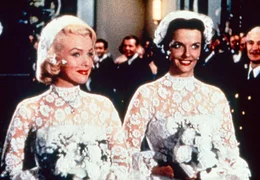 Marilyn Monroe (Lorelei Lee), Jane Russell (Dorothy).