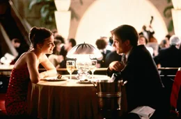 Bei Andy (Gabrielle Anwar) vergisst Doug (Michael J. Fox) fast seinen gro&szlig;en Traum: Ein eigenes Hotel.