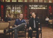 Steve McGarrett (Alex O'Loughlin, l.) und Jin Leung (James Hong, r.) sind Freunde auf verschiedenen Seiten des Gesetzes. Kann auch Danny Leungs Ansehen gewinnen? Steve McGarrett (Alex O'Loughlin, l.) und Jin Leung (James Hong, r.) sind Freunde auf verschiedenen Seiten des Gesetzes. Kann auch Danny Leungs Ansehen gewinnen?