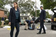 Maggie Bell (Missy Peregrym, l.); Omar Adom Zidan (Zeeko Zaki, r.) Maggie Bell (Missy Peregrym, l.); Omar Adom Zidan (Zeeko Zaki, r.)