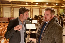 L-R: Lukas Horvath (Philipp Hochmair), Josef P&ouml;schl (Cornelius Obonya).