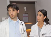 Ayla (Sila Sahin) ist nicht gerade begeistert, dass Kaan (Sinan Al Kuri) im Krankenhaus ausgerechnet mit Philip zusammenarbeitet.