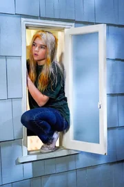 Raegan Revord (Missy Cooper).