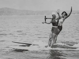 In den 1923 findet die erste Sommersaison an der C&ocirc;te d&rsquo;Azur statt.
