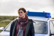 Im Bild: Leichenfund am Dünenparkplatz: Ina Behrendsen (Julia Brendler) befindet sich am Tatort. Im Bild: Leichenfund am Dünenparkplatz: Ina Behrendsen (Julia Brendler) befindet sich am Tatort.