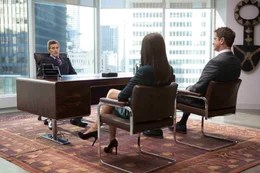 v.li.: Ed Blackridge (Willem Dafoe), Lynn (Alison Brie), Dane Jensen (Gerard Butler)