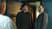 Father Brown (Mark Williams, l.) und Inspector Mallory (Jack Deam, r.)