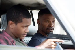 Bei einer Autofahrt wird Thomas (Octavius J. Johnson, l.), Vincent Downs (Jamie Foxx) Sohn, pl&ouml;tzlich entf&uuml;hrt.