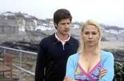 Diana (Christina Beyerhaus) ist sauer auf George (Kristian Kiehling), sie hat ihn zusammen mit einer anderen Frau, in einer f&uuml;r sie eindeutigen Situation, beobachtet.