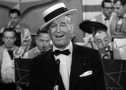 Der Strohhut wird zum Markenzeichen des charmanten Allroundkünstlers aus Paris, Maurice Chevalier.
