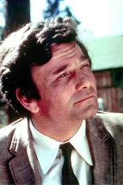 Der Verdächtige scheint zwar ein stichfestes Alibi zu haben, doch es gibt da einige Kleinigkeiten, die Columbo (Peter Falk) stutzig machen. Der Verdächtige scheint zwar ein stichfestes Alibi zu haben, doch es gibt da einige Kleinigkeiten, die Columbo (Peter Falk) stutzig machen.