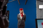 Marie (Sarah Goebel) nimmt den Werbespot auf: Sie hofft, endlich viral zu gehen.