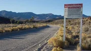 Warnschild: Milit&auml;risches Sperrgebiet &ndash; Betreten verboten.
