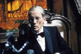 Staatssekret&auml;r Bailey (James Woods) spielt ein doppeltes Spiel. Um an sein Ziel zu gelangen, hat er seine engsten Freunde hintergangen.