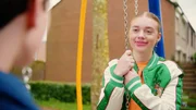 Shirley (Felyn Fontijn, rechts) hat gerade mit Luc (Levi Blom) zum ersten Mal intensiv geküsst. Ihr Vater wird über den verschmierten Mund nicht erfreut sein. Shirley (Felyn Fontijn, rechts) hat gerade mit Luc (Levi Blom) zum ersten Mal intensiv geküsst. Ihr Vater wird über den verschmierten Mund nicht erfreut sein.