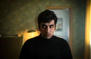 Bijan (Omid Memar) offenbart seinen Eltern, dass er nun in Berlin Jura studiert. Bijan (Omid Memar) offenbart seinen Eltern, dass er nun in Berlin Jura studiert.