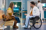 Dr. Ilay Demir (Tan Caglar) hat Merle Hofmaier (Amelie Plaas-Link) mit starken Schmerzen im Unterleib in der Klinik aufgenommen. Der akute &Auml;rztemangel auf dem Land hat sie ihre Symptome lange ignorieren lassen, bis jetzt.