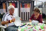 Charly ist Fu&szlig;ballfan, hat fr&uuml;her selber mal gespielt und l&auml;sst sich deshalb auch beim Camping kein Spiel bei der WM entgehen.