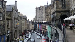Die Victoria Street in Edinburgh ist angeblich Vorbild f&uuml;r Harry Potters "Diagon Alley".