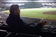 Einst war Billy Beane (Brad Pitt) ein hochgehandelter Nachwuchsstar des Baseballs, doch seine Karriere verlief nicht zufriedenstellend. Nun ist er als Manager f&uuml;r die Oakland Athletics, das sowohl finanziell als auch leistungstechnisch schw&auml;chste Team der Liga, unterwegs - und bisher auch wenig erfolgreich ...