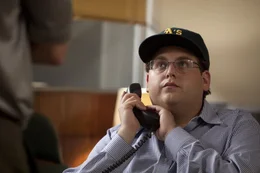 Yale Absolvent und Computergenie Peter Brand (Jonah Hill) hat eine Idee, wie er dem Team zu neuem Ruhm verhelfen kann. Doch sein Vorschlag birgt ein gro&szlig;es Risiko.