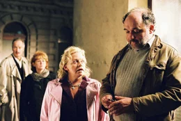 L-R: Schorsch (Karlheinz Hackl), Hermine (Gertraud Jesserer), Lotte (Brigitte Kren), Wurli (Karl Fischer)