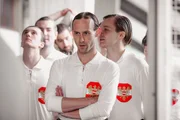 Matthias Sindelar (Lukas Hanus) und Team vor dem Spiel.