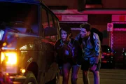 l-r: Bea (Laura Osma), Ludo (Alessandro Piavani)