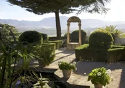 Der berühmte Nicolas Forestier sorgte vor 100 Jahren für ein islamisches Gartenrevival in Andalusien. Der berühmte Nicolas Forestier sorgte vor 100 Jahren für ein islamisches Gartenrevival in Andalusien.