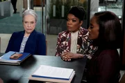 Abgebildet (v.l.): Kathy Bates als "Madeline Matlock" und Yvette Nicole Brown als "Nadine".