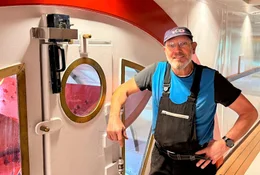 Maschinist Gerd Grassl h&auml;lt die Schaufelr&auml;der der RMS Goethe am Laufen. Das Schiff von 1913 ist der historische Stolz der Flotte.