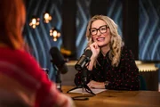 Monika Gruber (r.) und Gerti Senger w&auml;hrend ServusTVs &bdquo;Die Gruaberin - Vodcast&ldquo; in Salzburg, &Ouml;sterreich am 22. Januar 2026.