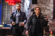 Omar Adom "OA" Zidan (Zeeko Zaki, l.); Maggie Bell (Missy Peregrym, r.)