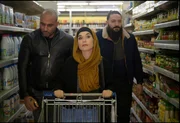 Patience Portefeux (Isabelle Huppert) verwandelt sich in eine maghrebinische Drogenpatin.