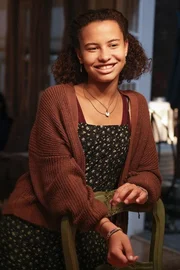 Mia Evans (Ashley Aufderheide). Mia Evans (Ashley Aufderheide).