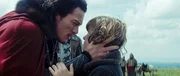 Wie weit w&uuml;rde Vlad (Luke Evans, l.) f&uuml;r seinen Sohn Ingeras (Art Parkinson, r.) gehen?