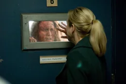 Endlich erkennt Emily (Ren&eacute;e Zellweger, r.), dass Margaret Sullivan (Kerry O'Malley, l.) gute Gr&uuml;nde hatte, ihre Tochter im Backofen zu verbrennen. Doch ungl&uuml;cklicherweise viel zu sp&auml;t ...