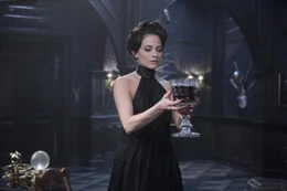 Semira (Lara Pulver)