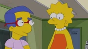 Während Milhouse (l.) eine Taktik sucht, wie er Lisa (r.) rumkriegen kann, hängt bei Homer und Marge der Haussegen schief ... Während Milhouse (l.) eine Taktik sucht, wie er Lisa (r.) rumkriegen kann, hängt bei Homer und Marge der Haussegen schief ...