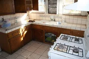 Tarek und Christina kaufen ein Haus im spanischen Baustil aus den 20er Jahren. Ein sch&ouml;nes Haus, doch die versteckten Sch&auml;den k&ouml;nnten das Budget sprengen ...