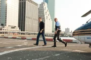 Wer h&auml;tte das gedacht? Der Neu-Agent Jack (Chris Pine, l.) und sein Mentor und Besch&uuml;tzer, CIA-Agent William Harper (Kevin Costner, r.), haben immer noch keinen Plan, wie sie den russischen Attent&auml;ter stoppen k&ouml;nnen. Da f&auml;llt dem jungen Ex-Marine ein wichtiges Detail auf ...