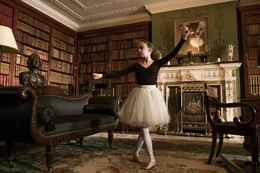 Josephine Leonides (Honor Kneafsey)