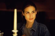 Ein Caf&eacute; in New York: Susan Parrish (Claire Forlani), Tochter des Medien-Tycoons William Parrish und &Auml;rztin in einer nahegelegenen Klinik, ist fasziniert von einem jungen, gutaussehenden Mann, der ihr gegen&uuml;ber Platz nimmt. Es ist Liebe auf den ersten Blick ...