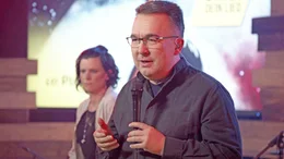 Steffi Neumann und Markus Kohl (v.l.)

Verwendung nur in Verbindung mit Programmkommunikation. Jede andere Nutzung ist untersagt.