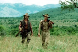 F&uuml;r Remington (Michael Douglas, l.) und Patterson (Val Kilmer, r.) wird das Unternehmen alles andere als ein gem&uuml;tlicher Jagdausflug ...